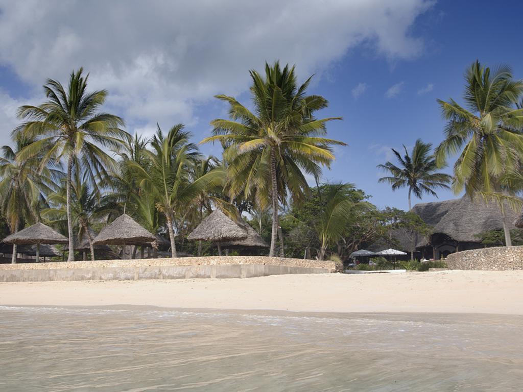 Отель Driftwood Beach Club Малинди Экстерьер фото