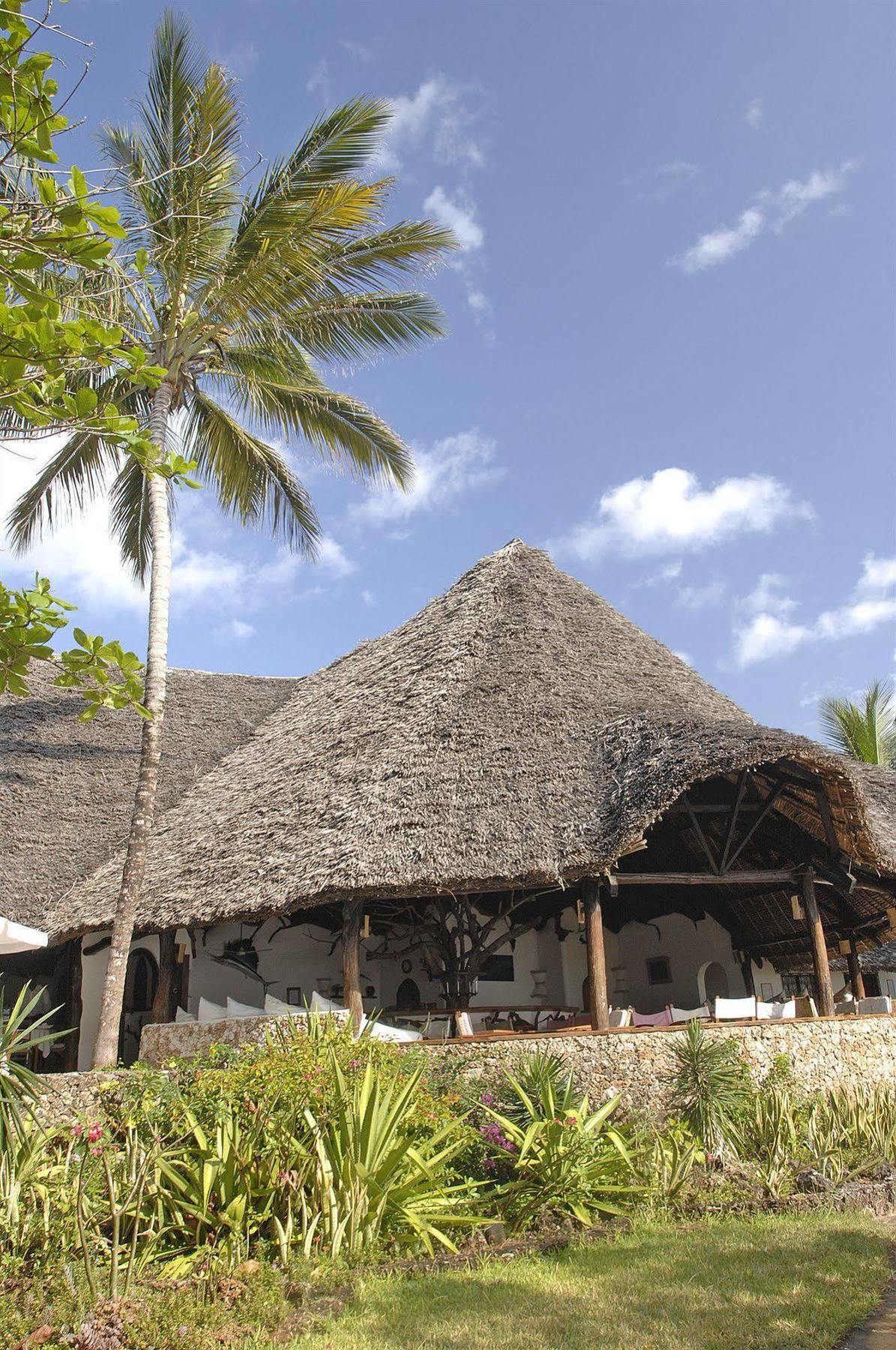 Отель Driftwood Beach Club Малинди Экстерьер фото